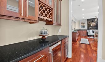 9715 SINGLETON Dr, Bethesda, MD 20817