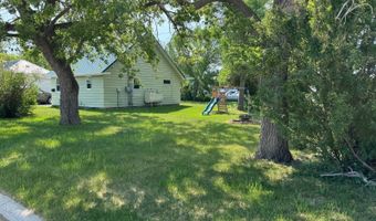 216 4th St E, Bottineau, ND 58318