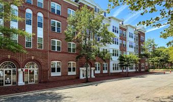4950 BRENMAN PARK Dr 308, Alexandria, VA 22304