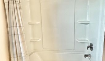 114 N 28 St, Beatrice, NE 68310