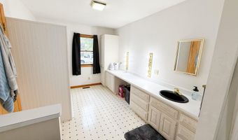 726 N Jackson St, Auburn, IN 46706