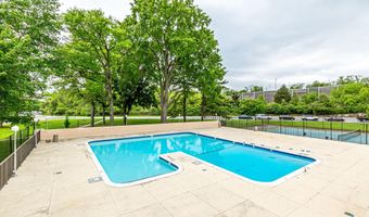 1300 ARMY NAVY Dr 816, Arlington, VA 22202