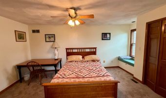 14 Beechwood Ct, Batesville, IN 47006