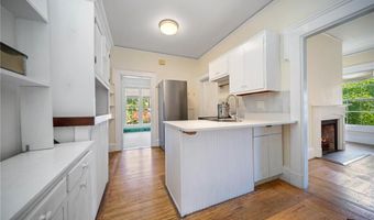 33 Kay St, Newport, RI 02840