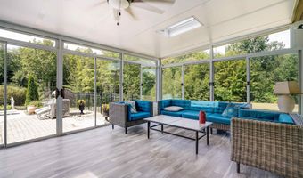 9 Longview Dr, Bow, NH 03304