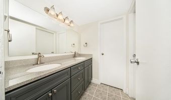 767 Skynob Dr, Ann Arbor, MI 48105