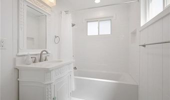 109 COURT St, Bay St. Louis, MS 39520