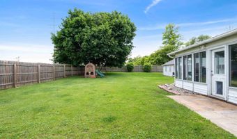609 Old Brick Rd, Auburn, IN 46706