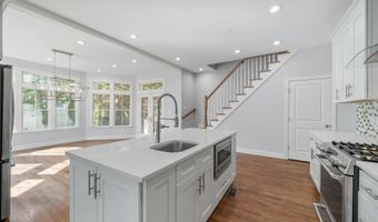 829 AVENUE C, Bayonne, NJ 07002