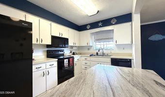 1640 Juno Trl 202E, Astor, FL 32102