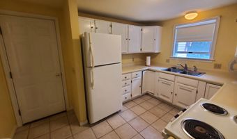 32 Cortland Cir, Bangor, ME 04401