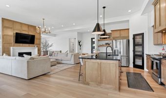1605 N Lakeside Dr, Andover, KS 67002
