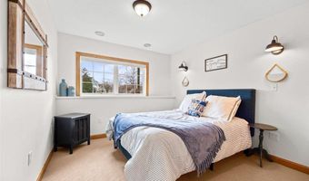 11689 E Laketowne Dr, Albertville, MN 55301