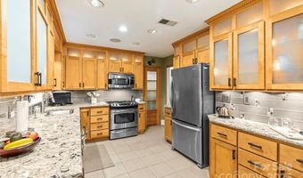 1460 Medford Dr, Charlotte, NC 28205