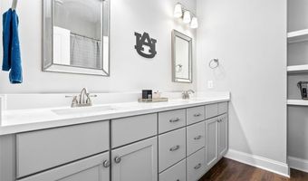 1300 PARKER Pl, Auburn, AL 36832
