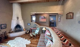 135 Mesa Sea Rd, Arroyo Hondo, NM 87513