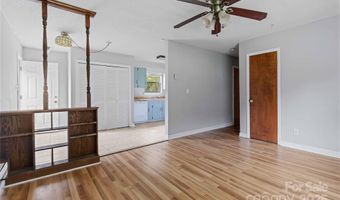 8428 Clear Meadow Ln, Charlotte, NC 28227
