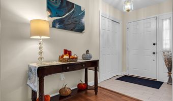 8 Eagle Dr, Bayville, NJ 08721