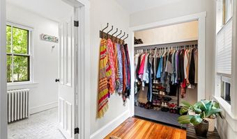 47 Second St, Newport, RI 02840