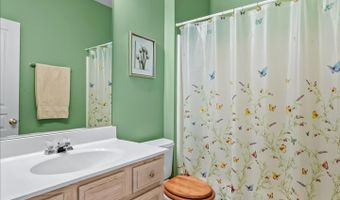 4041 Whitehall Ln, Algonquin, IL 60102