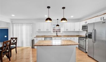 40 Rosner Ave, North Providence, RI 02904