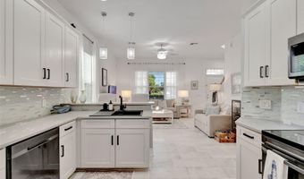 4892 BEACH Blvd, Orlando, FL 32803