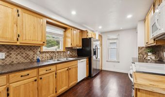 1507 S WALDEN Ave, Appleton, WI 54915