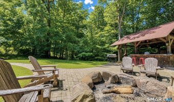 285 Wooding Hill Rd, Bethany, CT 06524