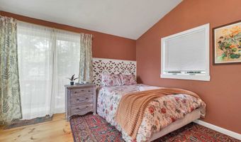 51 Grove St, Bartlett, NH 03812