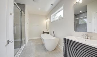 10032 SINNOTT, Bethesda, MD 20817