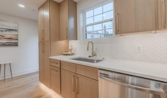 3107 MOSBY St, Alexandria, VA 22305