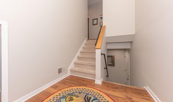 609 Ridgewood Ct, Ann Arbor, MI 48103