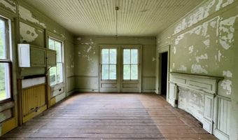 207 N 5th St, Aurora, NC 27806