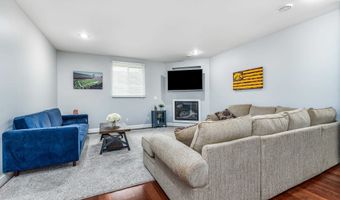 3302 Brook Holw, Asbury, IA 52002