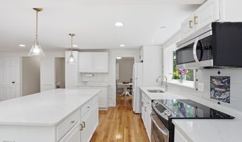 39 Ethan Allen Dr, Acton, MA 01720