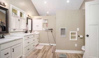 7160 River Valley Dr SE, Alto, MI 49302