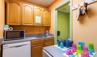 1326 Plainfield St, Cranston, RI 02920