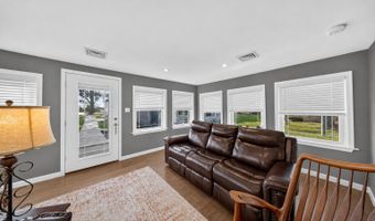 104 N BAY Dr, Dover, DE 19901