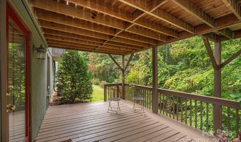 17 Red Oak Ln, Alexander, NC 28701