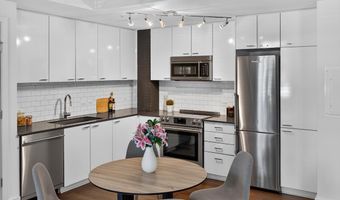 515 N WASHINGTON St 105, Alexandria, VA 22314
