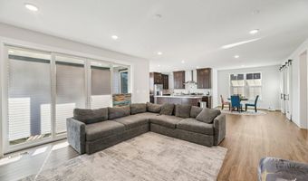 42051 NIGHT NURSE Cir, Ashburn, VA 20148