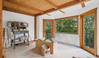 817 Gulf Rd, Barnard, VT 05031