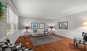 1858 Dougherty Estates Dr, Ballwin, MO 63021
