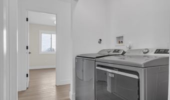 8 Mizzen Dr, Barnegat, NJ 08005