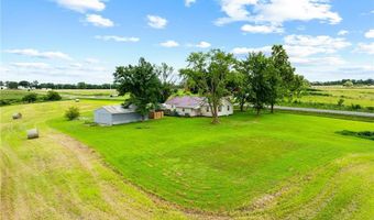 9012 NW State Route 52 Hwy, Amoret, MO 64722