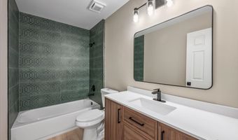 1831 Haverford Dr, Algonquin, IL 60102