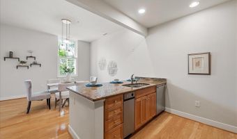 66 FRANKLIN St #418, Annapolis, MD 21401