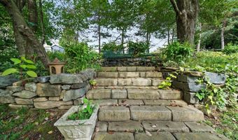 28 STATEN Dr, Hockessin, DE 19707