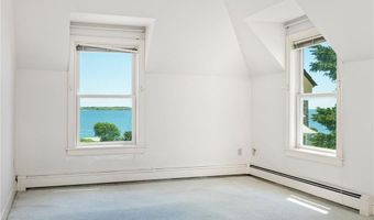 517 Tuckerman Ave, Middletown, RI 02842