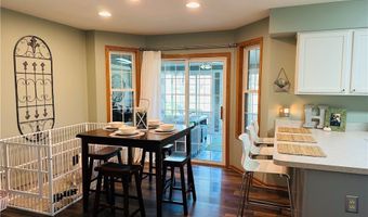 2435 Queensbury Rd, Alliance, OH 44601